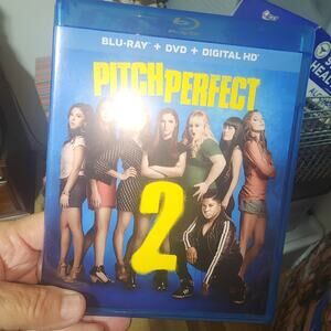 UNIVERSAL BLU RAY DVD PITCH PERFECT